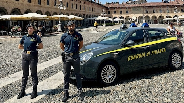 I controlli sono stati effettuati dalla Guardia di Finanza di Vigevano I controlli sono stati effettuati dalla Guardia di Finanza di Vigevano