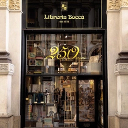 Libreria Bocca nel cuore di Milano: è la più antica d’Italia. Un francobollo per i suoi 250 anni