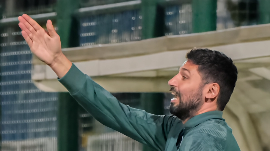 Giana affronta Monopoli nel primo turno dei playoff nazionali. Chiappella recupera Previtali e Montipò. Formazione probabile 3-5-2. Giana affronta Monopoli nel primo turno dei playoff nazionali. Chiappella recupera Previtali e Montipò. Formazione probabile 3-5-2.