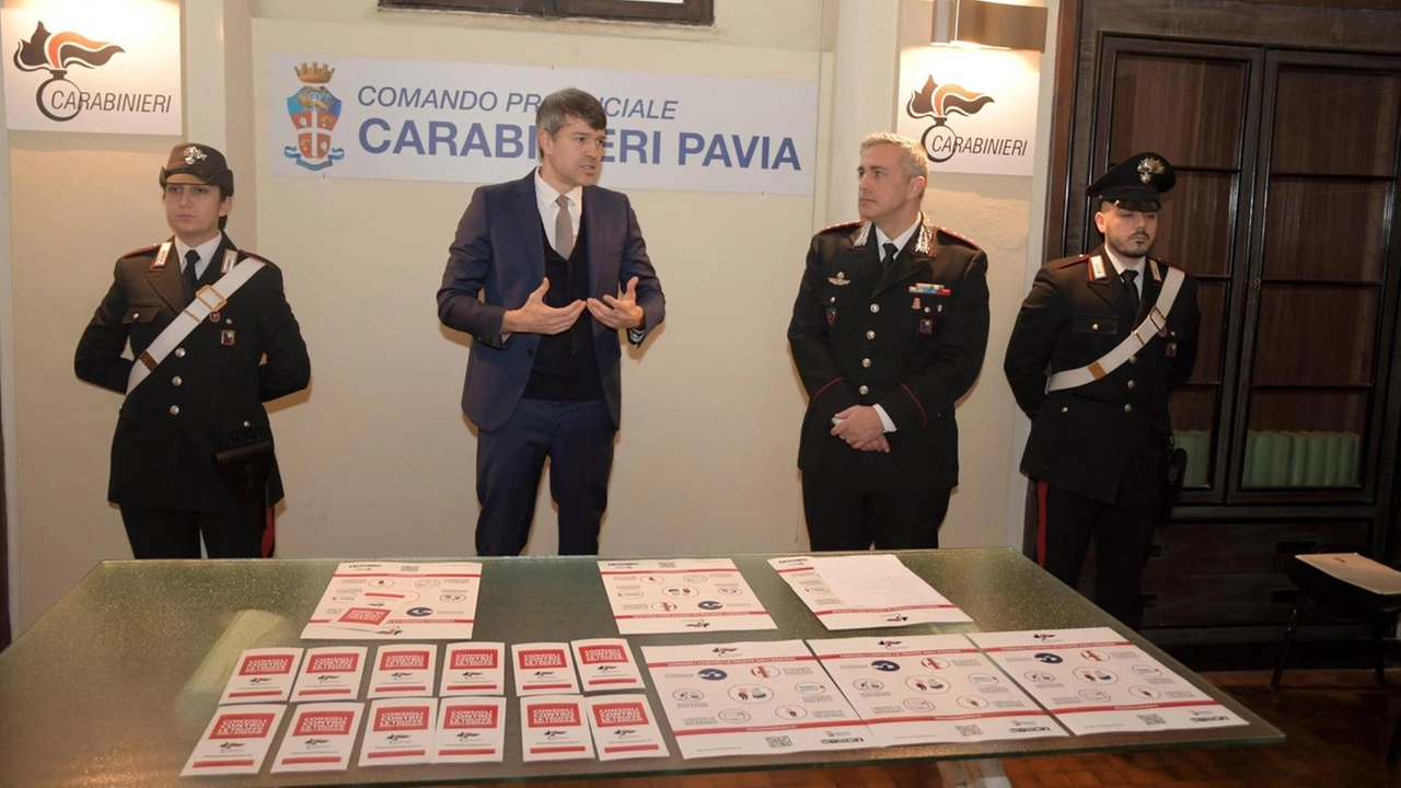 La presentazione dell’iniziativa con il presidente della Provincia Giovanni Palli e il colonnello Marco Iseglio (Torres) La presentazione dell’iniziativa con il presidente della Provincia Giovanni Palli e il colonnello Marco Iseglio (Torres)
