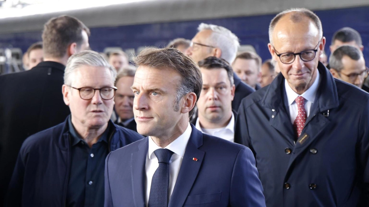 I leader della Germania della Francia e della Gran Bretagna avranno una telefonata sugli attacchi israeliani all'Iran. Lo ha riferito... I leader della Germania della Francia e della Gran Bretagna avranno una telefonata sugli attacchi israeliani all'Iran. Lo ha riferito...