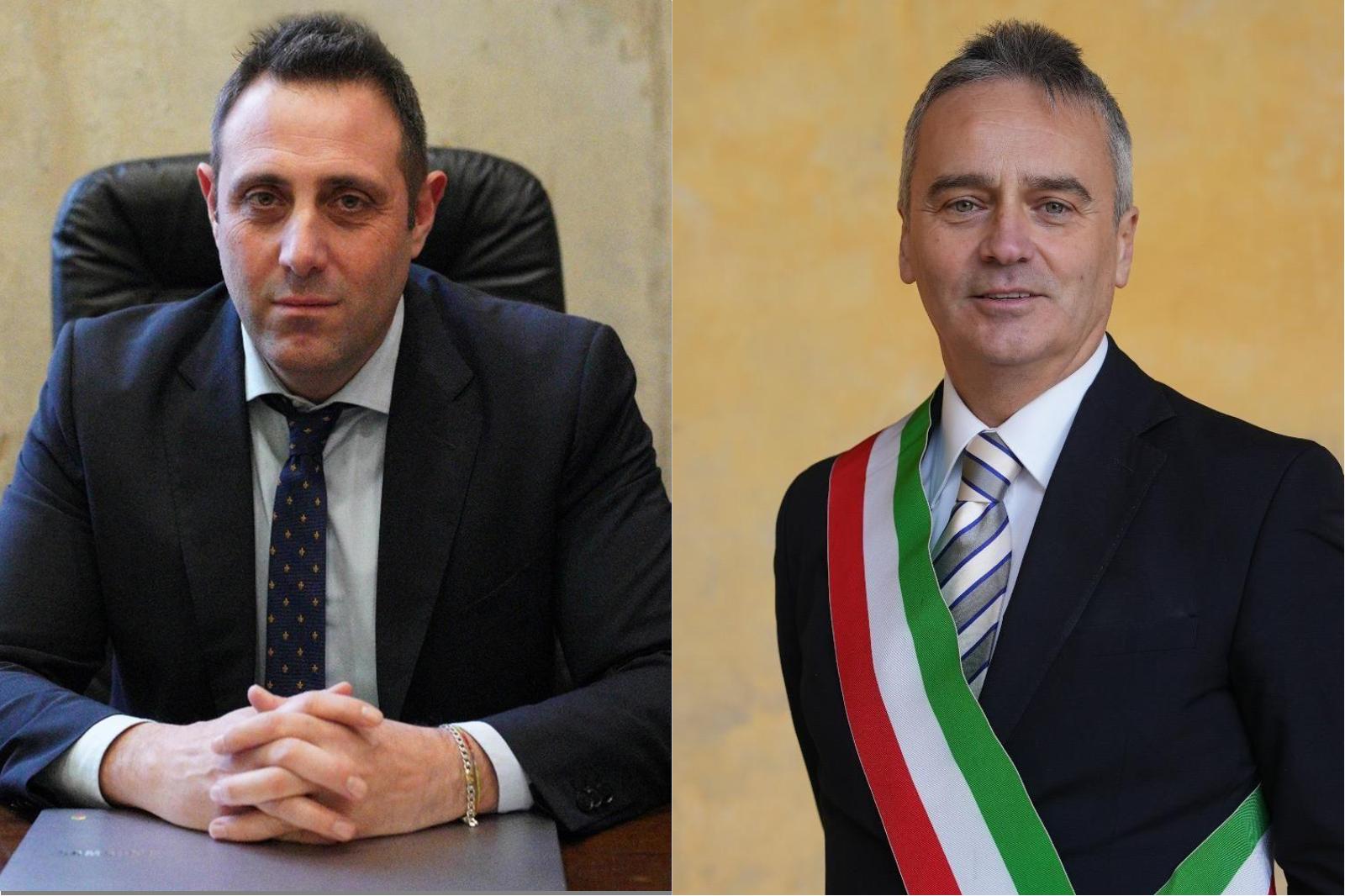 non si alza per l inno del paese la polemica è un obbligo lo dice il regolamento l ex sindaco quel brano non rappresenta tutta la comunità
