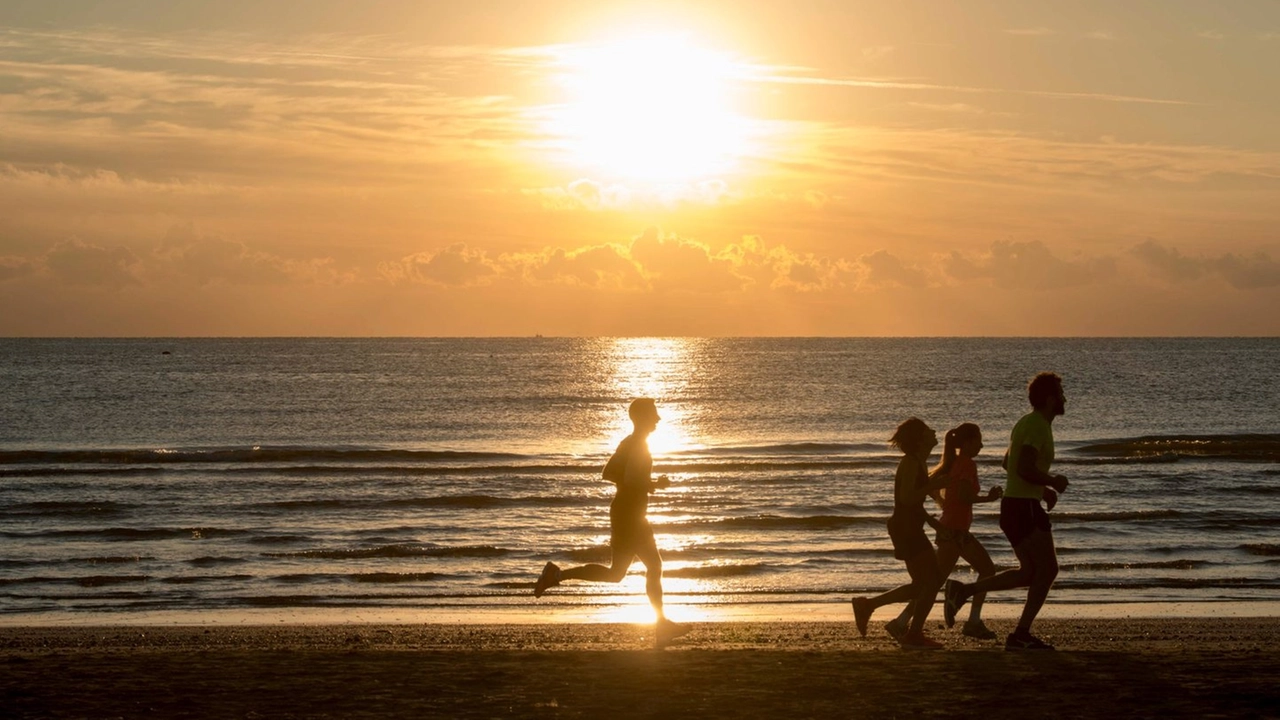 Un tramonto al mare Un tramonto al mare