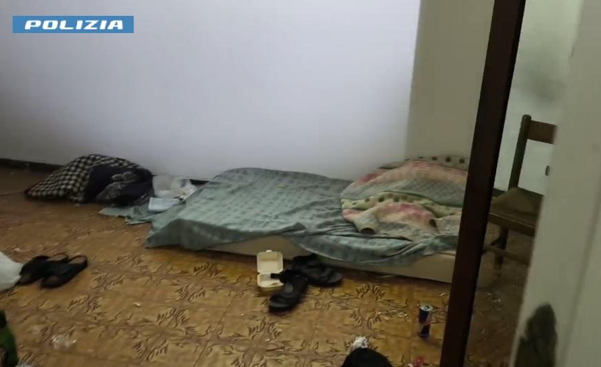 como sgomberato un edificio occupato droga e sporcizia 8 denunciati da Ilgiorno.it como sgomberato un edificio occupato droga e sporcizia 8 denunciati