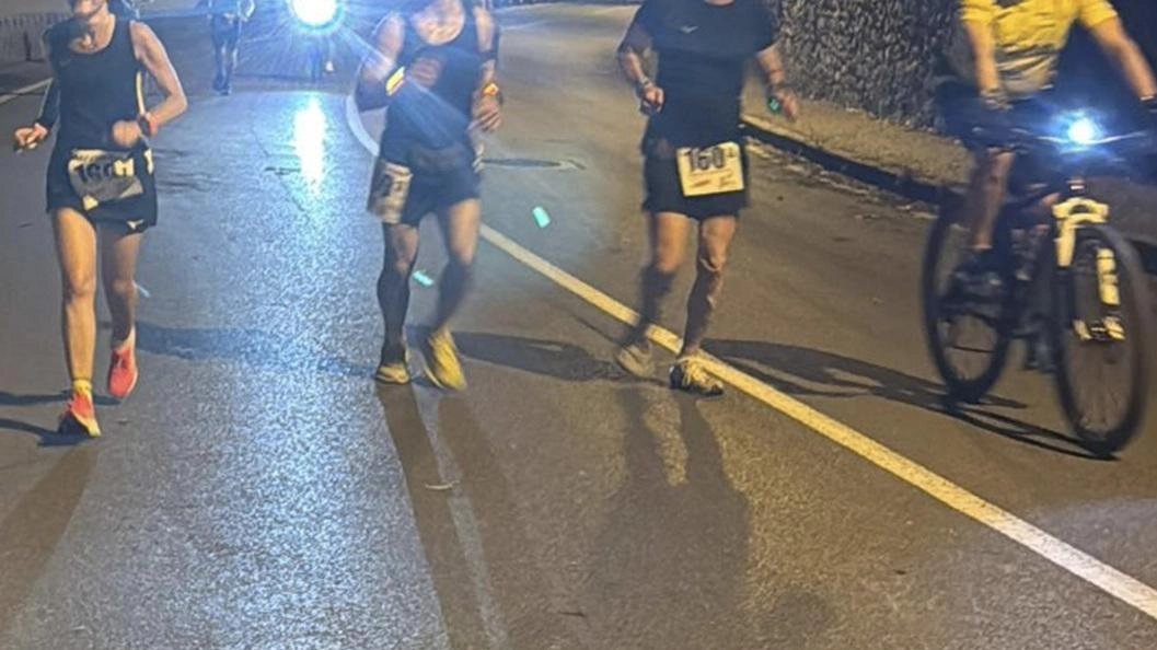 La premiazione di ieri sera al polo Rosmini ha chiuso la 63esima edizione della corsa. Le staffette di Carate e Lissone hanno sbaragliato la concorrenza nella formula “Relay”. La premiazione di ieri sera al polo Rosmini ha chiuso la 63esima edizione della corsa. Le staffette di Carate e Lissone hanno sbaragliato la concorrenza nella formula “Relay”.