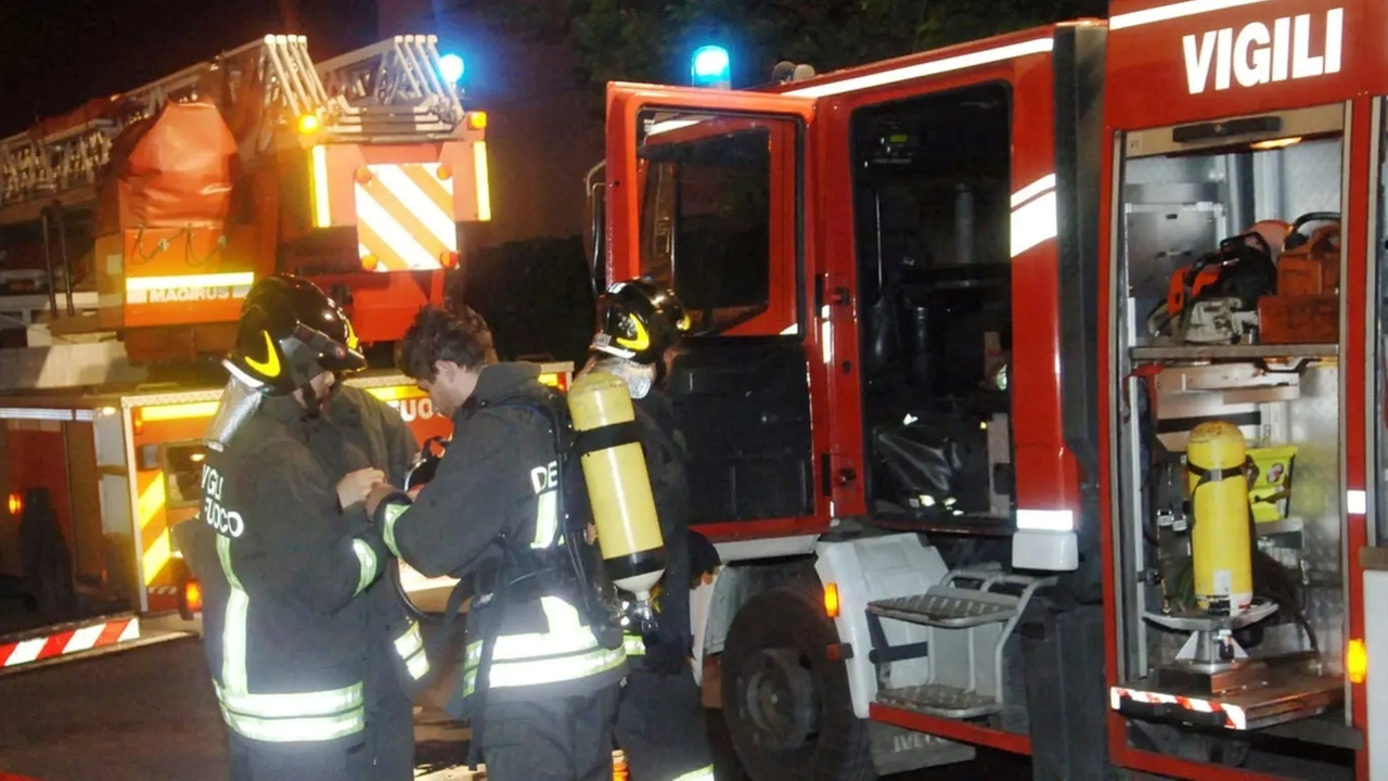 Sul posto sono intervenuti anche i vigili del fuoco Sul posto sono intervenuti anche i vigili del fuoco