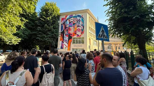 Il murale Oltre la vetta inaugurato a Legnano Il murale Oltre la vetta inaugurato a Legnano