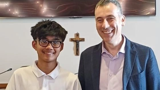Il sindaco Stefano Zanelli con Marasigan Il sindaco Stefano Zanelli con Marasigan