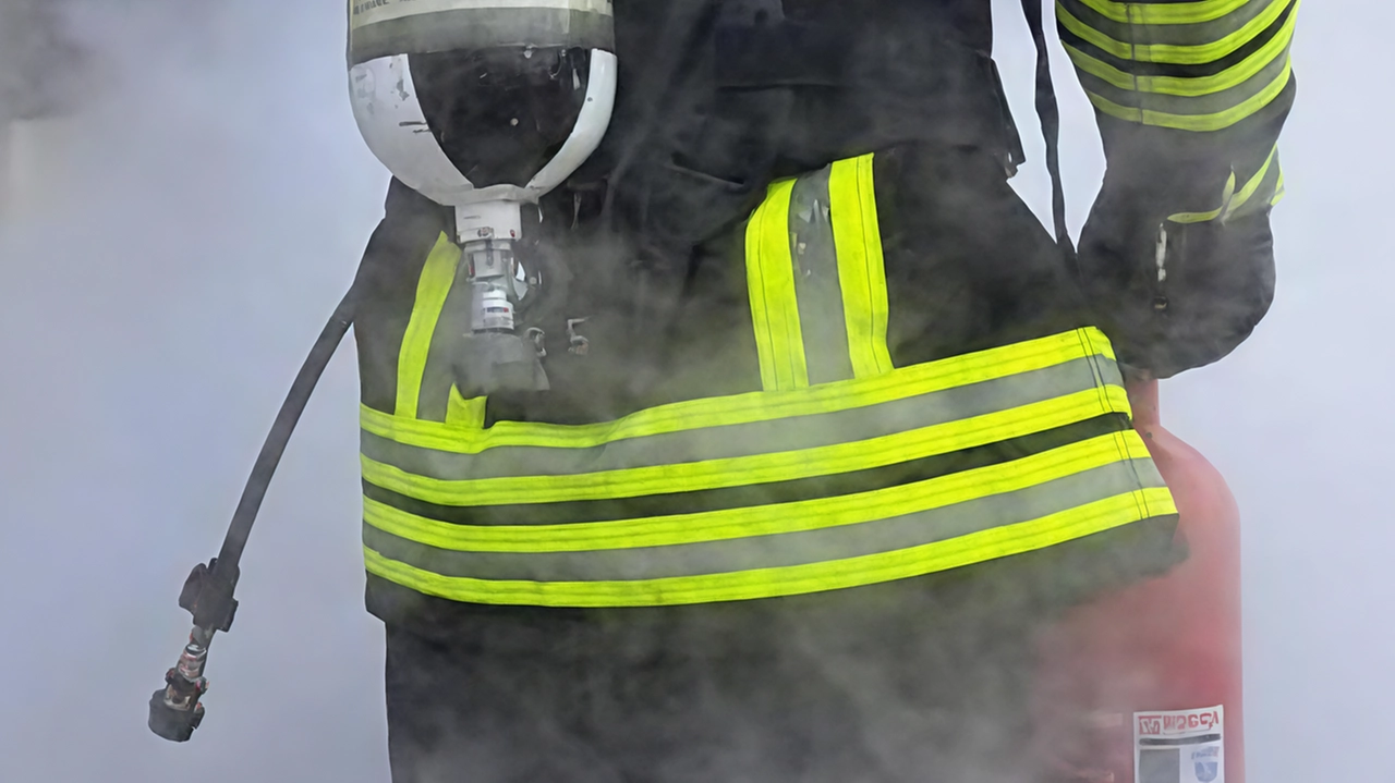 Albonese, vigili del fuoco nella discarica della ditta Albonese, vigili del fuoco nella discarica della ditta