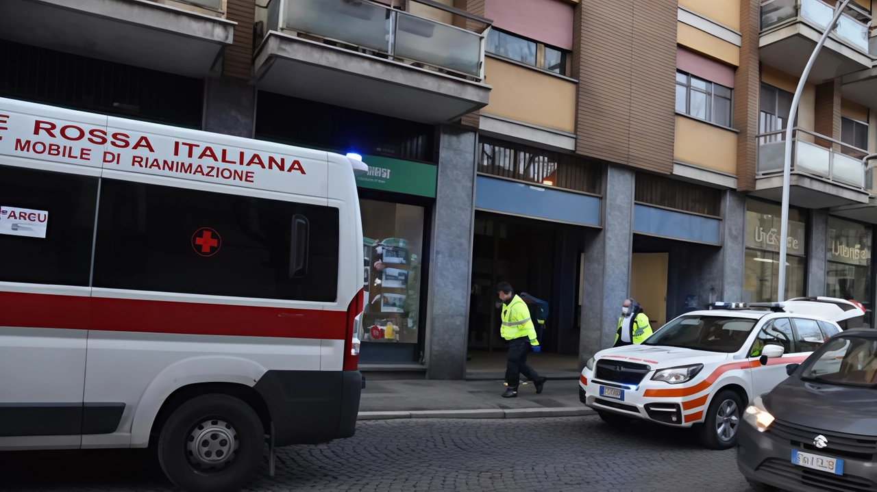 L’intervento dei soccorritori lunedì pomeriggio in corso Garibaldi a Vigevano L’Ecmo portatile è un sistema che viene usato quando le terapie convenzionali non hanno avuto effetto ed il sistema cardio-circolatorio è compromesso L’intervento dei soccorritori lunedì pomeriggio in corso Garibaldi a Vigevano L’Ecmo portatile è un sistema che viene usato quando le terapie convenzionali non hanno avuto effetto ed il sistema cardio-circolatorio è compromesso