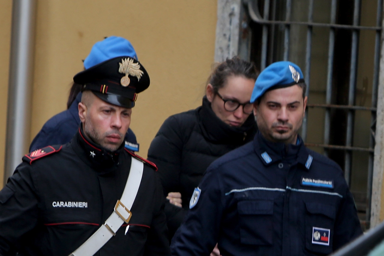 Stella Boggio all'uscita dal tribunale dopo un interrogatorio (Radaelli)