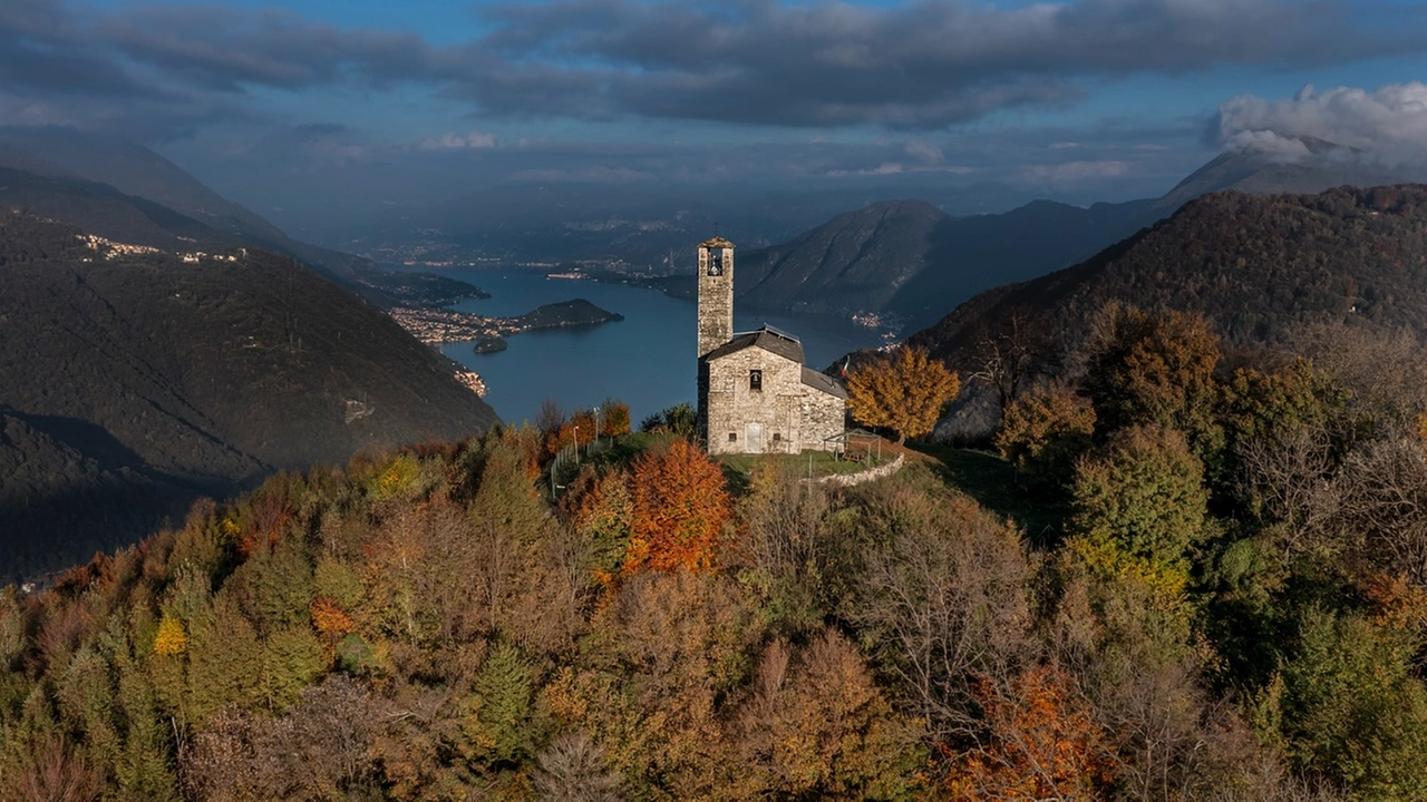 Nei percorsi delle vie romee i pellegrini intraprendono anche un percorso spirituale e introspettivo Nei percorsi delle vie romee i pellegrini intraprendono anche un percorso spirituale e introspettivo