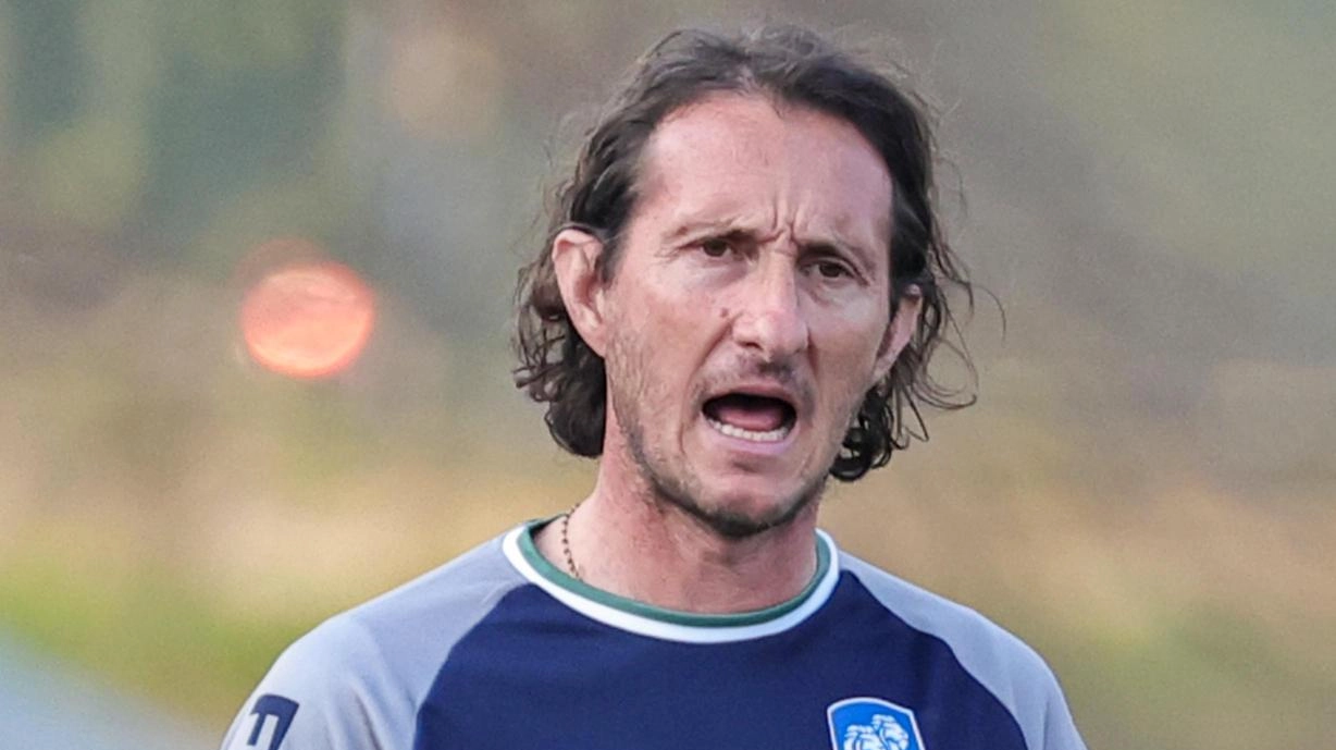 La FeralpiSalò affronta il Crotone nel primo turno dei playoff di Serie C, cercando la qualificazione con mister Diana. La FeralpiSalò affronta il Crotone nel primo turno dei playoff di Serie C, cercando la qualificazione con mister Diana.