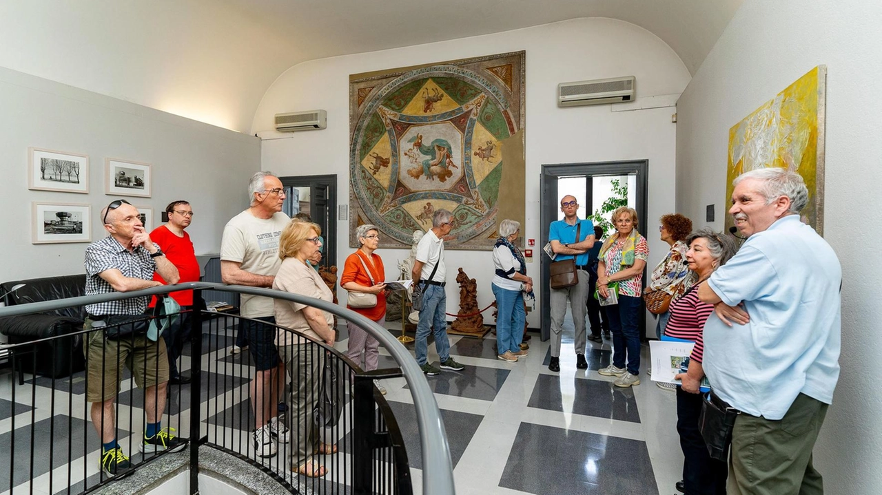 Una visita guidata a Palazzo Confalonieri Sulla destra Vittorio Rossin e Giuseppina Alessandro Una visita guidata a Palazzo Confalonieri Sulla destra Vittorio Rossin e Giuseppina Alessandro