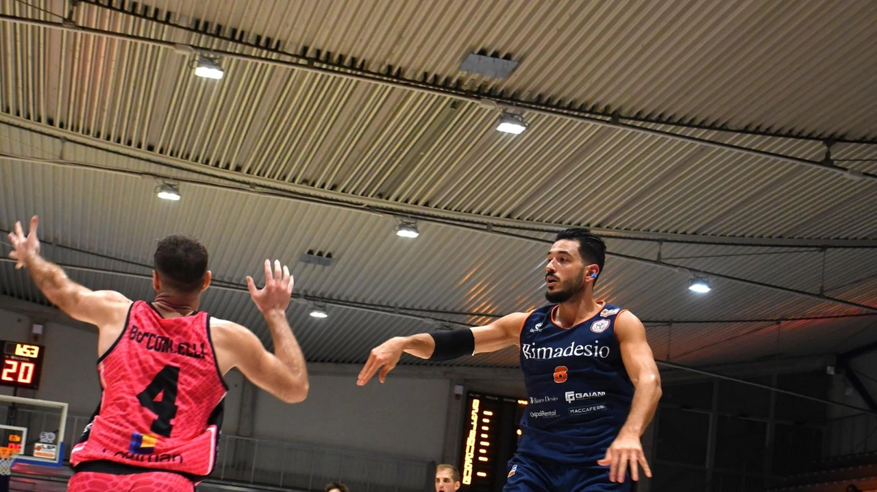 Basket Serie B, la ricetta del nuovo tecnico Marco Regazzi per uscire dalla crisi "In tre partite abbiamo segnato una media di 79 punti, 81 quelli subiti". Basket Serie B, la ricetta del nuovo tecnico Marco Regazzi per uscire dalla crisi "In tre partite abbiamo segnato una media di 79 punti, 81 quelli subiti".