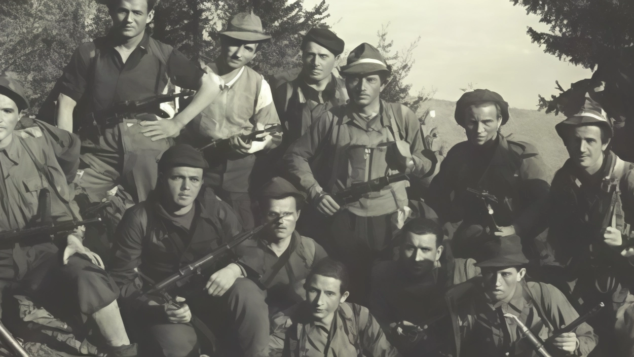 I partigiani della 53 Brigata Garibaldi di cui facevano parte gli otto catturati e uccisi nella battaglia della Malga Lunga I partigiani della 53 Brigata Garibaldi di cui facevano parte gli otto catturati e uccisi nella battaglia della Malga Lunga