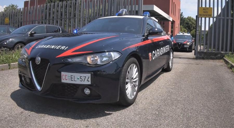 Costa Masnaga, prelevano con una carta rubata: i carabinieri lo sanno e li arrestano Costa Masnaga, prelevano con una carta rubata: i carabinieri lo sanno e li arrestano