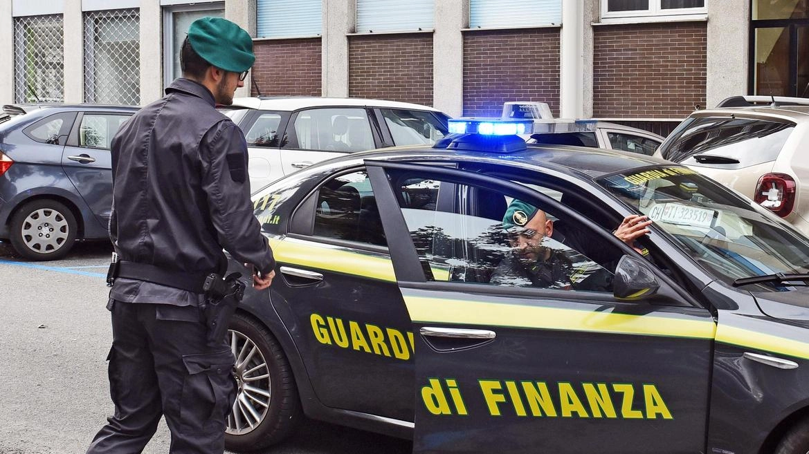 La Guradia di Finanza di Busto ha sequestrato 820 articoli