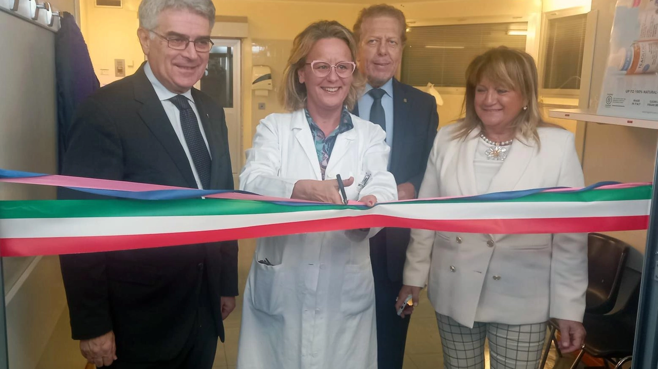 L’inaugurazione del nuovo servizio in Oncologia al quarto piano dell’ospedale Fornaroli L’inaugurazione del nuovo servizio in Oncologia al quarto piano dell’ospedale Fornaroli