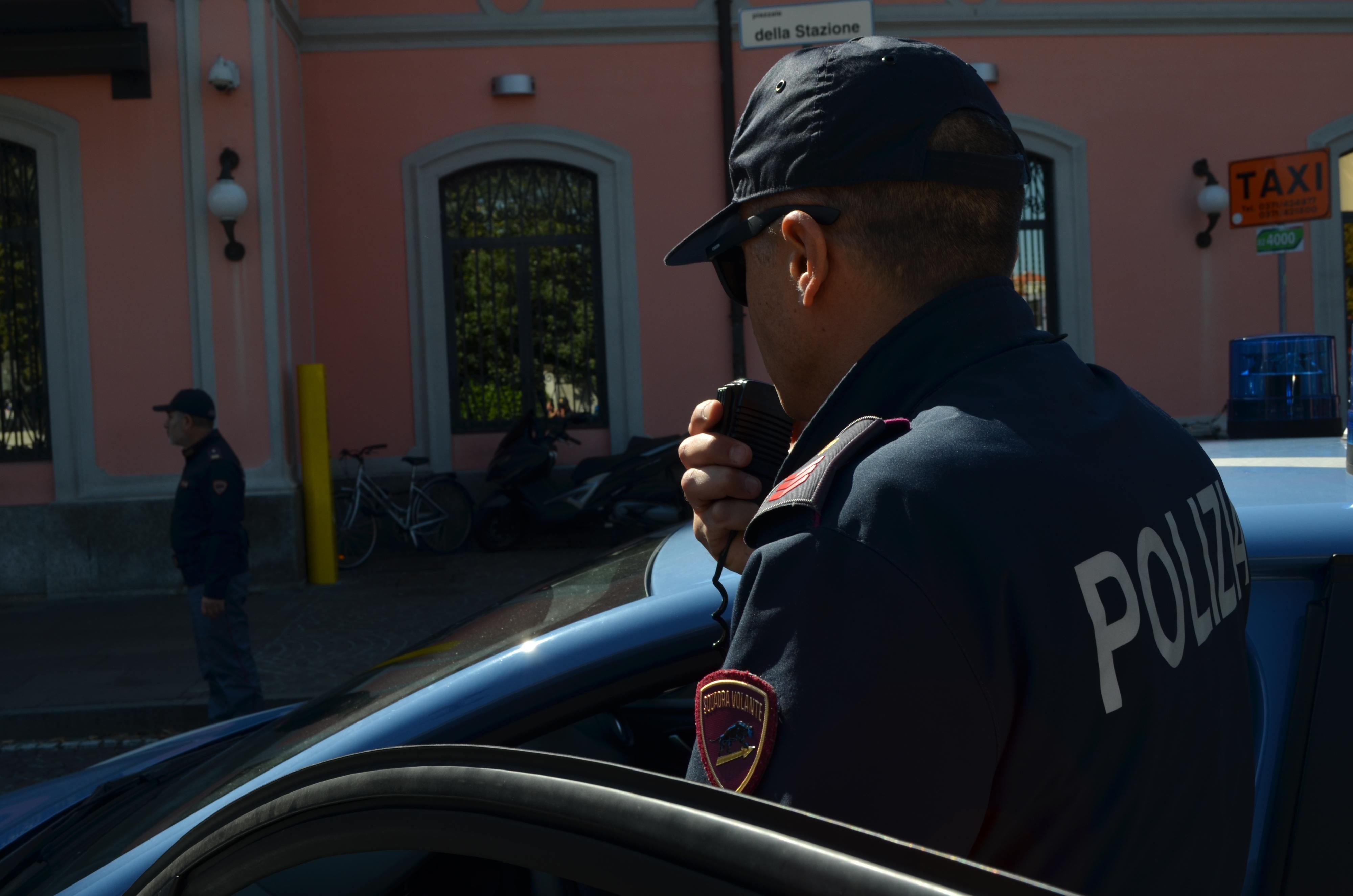 Due ricercati internazionali arrestati a Lodi: uno in una cascina, l’altro all’uscita dal bar Due ricercati internazionali arrestati a Lodi: uno in una cascina, l’altro all’uscita dal bar