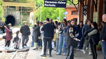 Lario, Varenna presa d’assalto dai turisti. Il sindaco: “Abbiamo bisogno di aiuto”