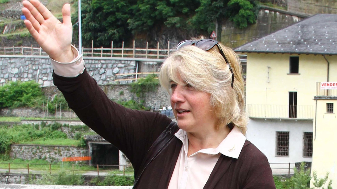 Il consigliere regionale della Valchiavenna Silvana Snider guarda alle opere a tutela della montagna Il consigliere regionale della Valchiavenna Silvana Snider guarda alle opere a tutela della montagna