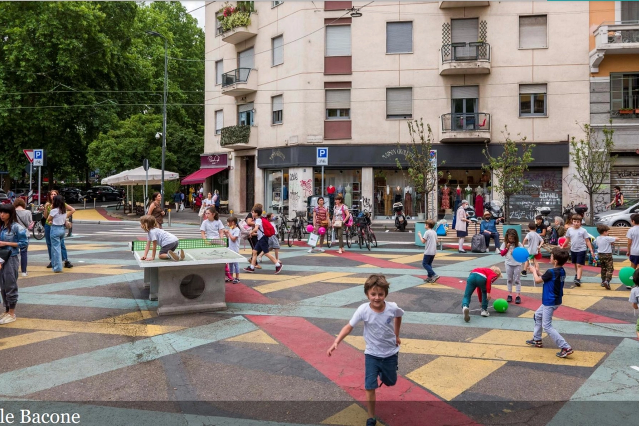 Strade a disposizione dei bambini, piazzale Bacone a Milano