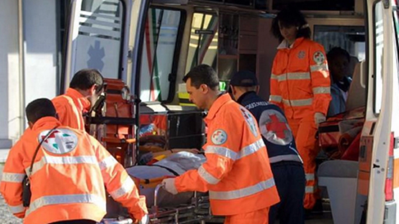 Il motociclista, in condizioni critiche, è stato portato in codice rosso all'ospedale Sant'Anna Il motociclista, in condizioni critiche, è stato portato in codice rosso all'ospedale Sant'Anna