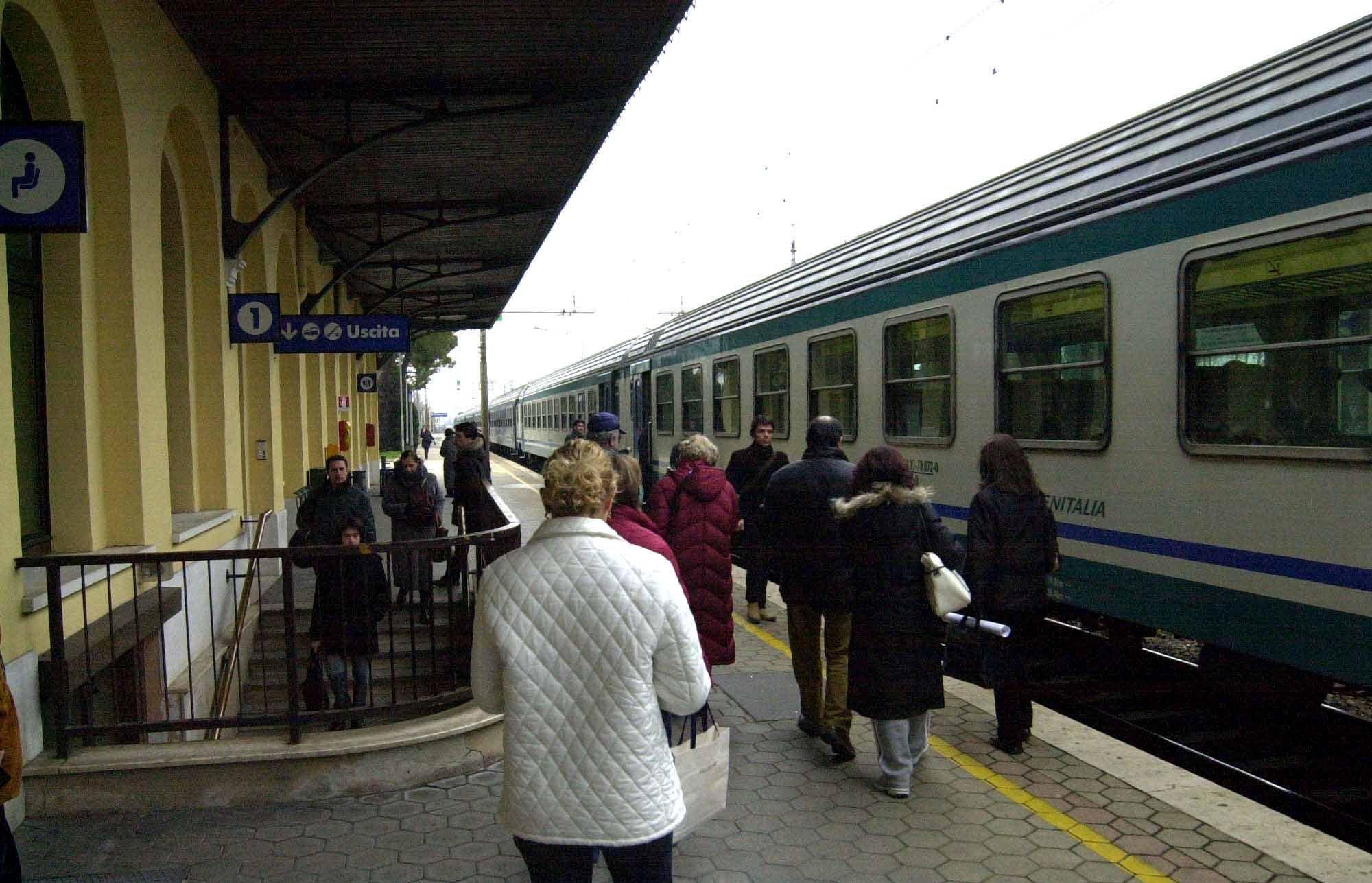 Tragedia alla stazione di Desenzano: una slogatura al polso incastra il 28enne accusato di omicidio Tragedia alla stazione di Desenzano: una slogatura al polso incastra il 28enne accusato di omicidio