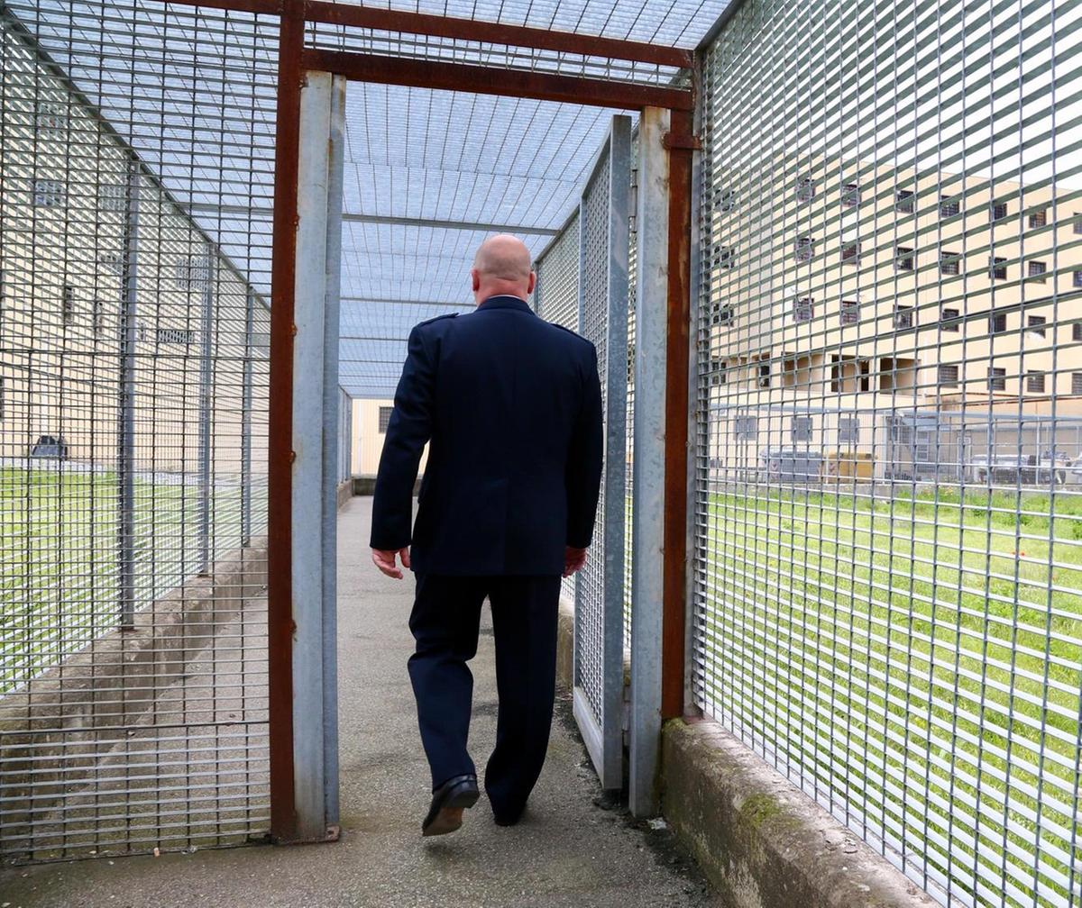 carcere duro al piccolini la politica locale in ansia conseguenze pericolose
