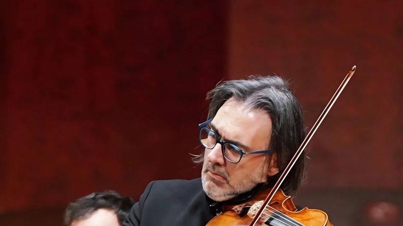 Il giovane direttore e il virtuoso propongono musiche di Sibelius e Szymanowski Il giovane direttore e il virtuoso propongono musiche di Sibelius e Szymanowski
