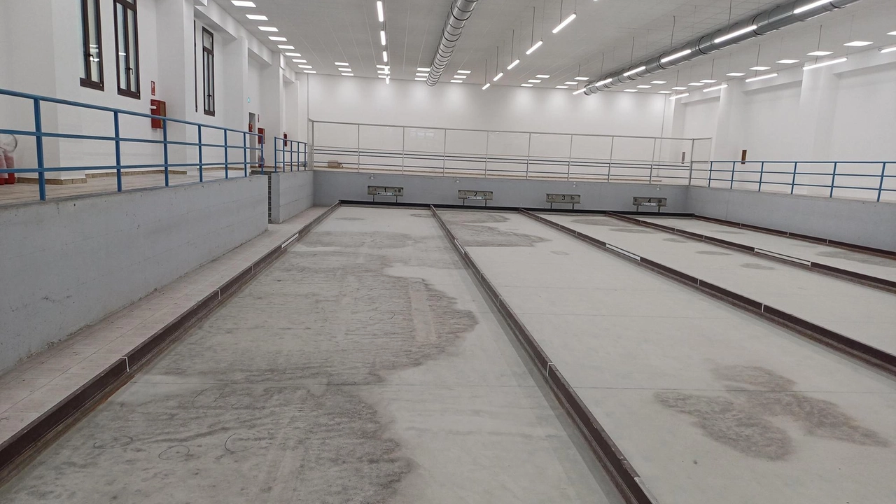Lo stato del bocciodromo chiuso dal novembre 2023 Lo stato del bocciodromo chiuso dal novembre 2023