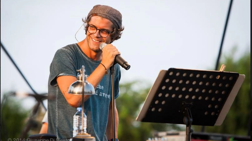 Samuele Bersani in concerto a Como: “Con l’orchestra vi faremo rivivere la magia della musica”
