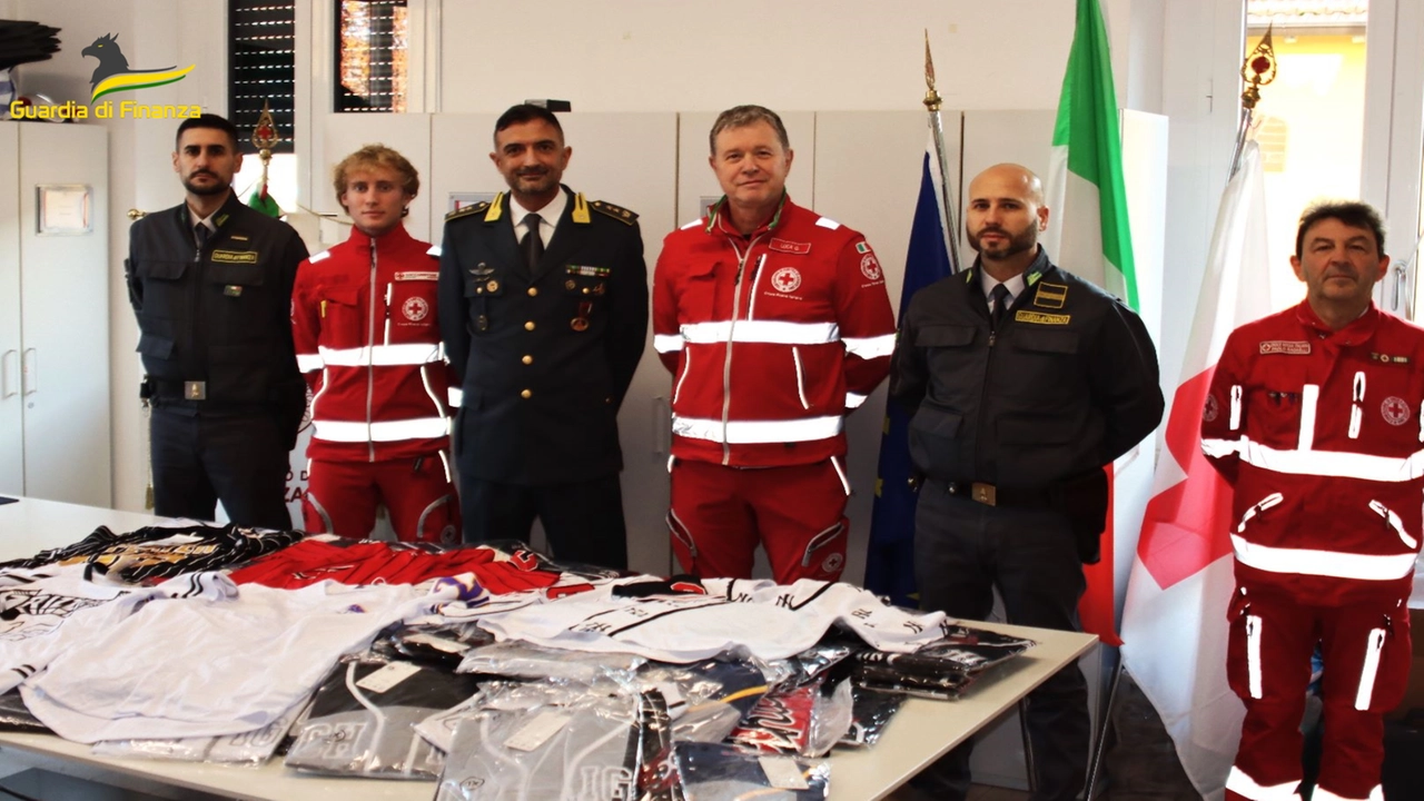 gdf dona capi abbigliamento a cri Monza