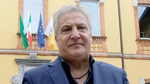 Sradicati dalla sera alla mattina, resiste solo un quarto impianto protetto dalle telecamere del Comune. L’ex questore Verbicaro striglia l’azienda che li ha installati: "Avevo chiesto di metterli in sicurezza". Sradicati dalla sera alla mattina, resiste solo un quarto impianto protetto dalle telecamere del Comune. L’ex questore Verbicaro striglia l’azienda che li ha installati: "Avevo chiesto di metterli in sicurezza".