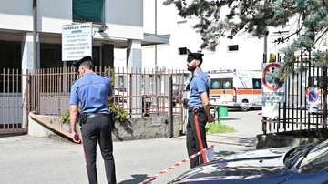 “Una lunga vita insieme, finita nel sangue”: Cuasso sotto choc per l’omicidio-suicidio di Anna e Giuseppe