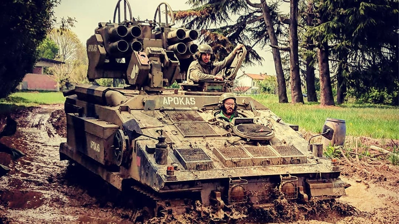 Gli appassionati di wargames di Apokas associazione sportiva dilettantesca di paintball e softair che a Brugarolo simulavano battaglie da campo Gli appassionati di wargames di Apokas associazione sportiva dilettantesca di paintball e softair che a Brugarolo simulavano battaglie da campo