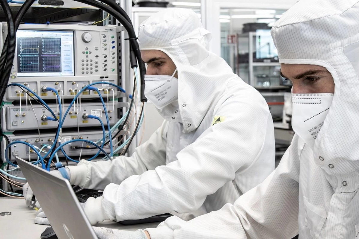 Uno dei reparti produttivi di Technoprobe, che ha il suo cuore a Cernusco Lombardone