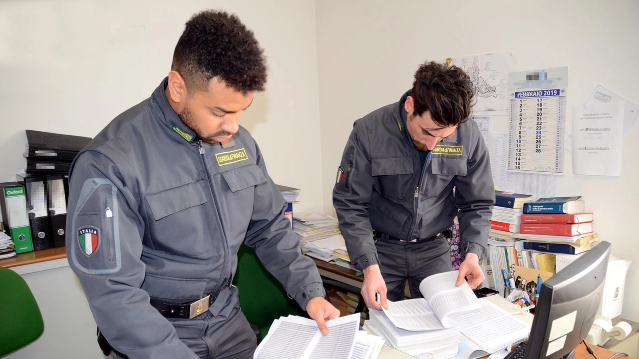 Nei guai il direttore amministrativo dell’istituto Galli. La Procura di Bergamo lo ha indagato per peculato. Nei guai il direttore amministrativo dell’istituto Galli. La Procura di Bergamo lo ha indagato per peculato.