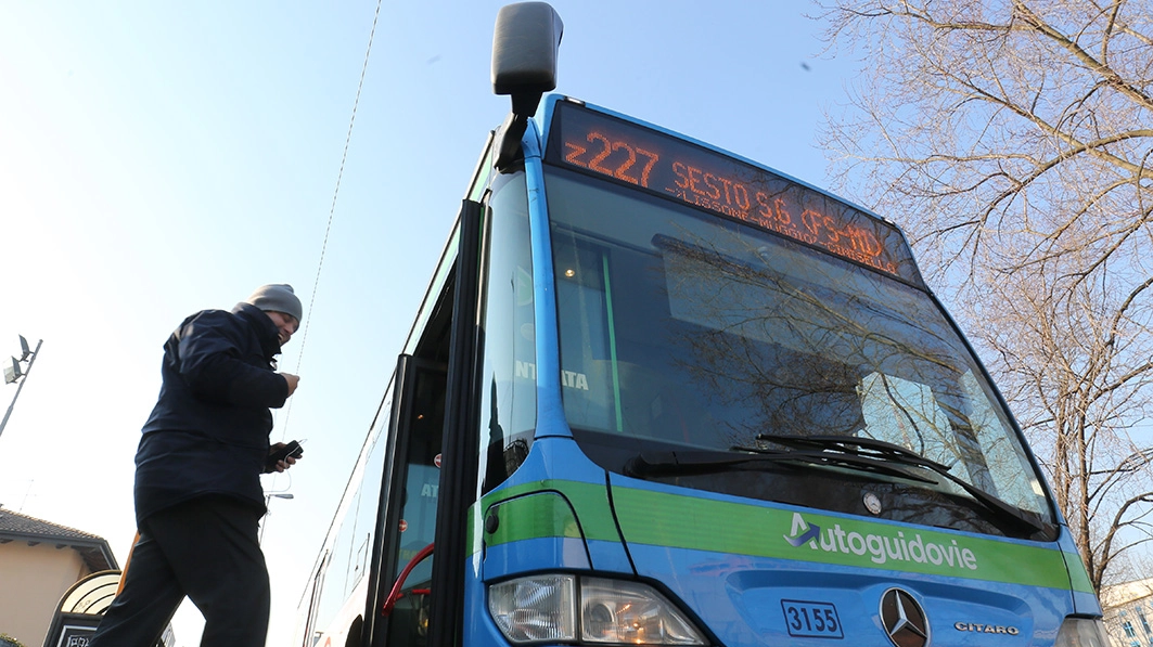L'aggressione è avvenuta in via Pergolesi alla fermata dell'ospedale