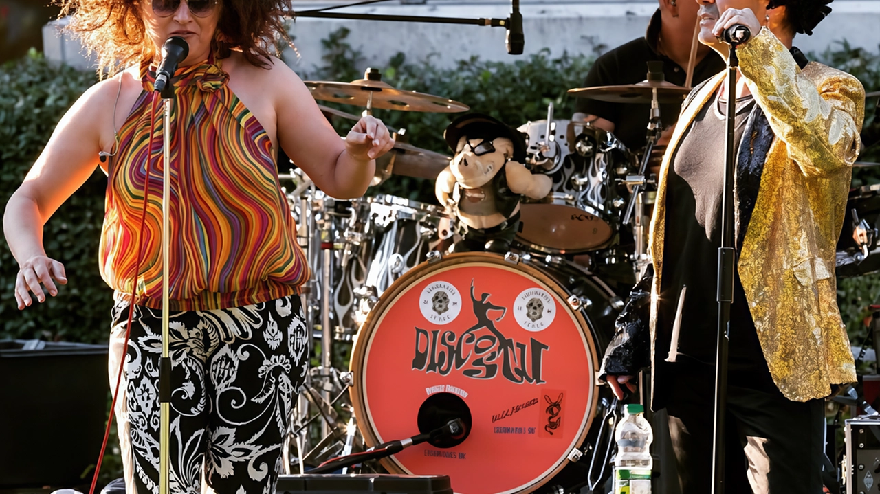 Tra gli eventi in programma il concerto dei DiscoStu energica band che farà ballare questa sera con disco music anni ’70-’90 Tra gli eventi in programma il concerto dei DiscoStu energica band che farà ballare questa sera con disco music anni ’70-’90