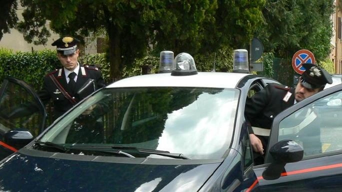 Voghera, l'anziano si è rivolto ai carabinieri per denunciare la truffa Voghera, l'anziano si è rivolto ai carabinieri per denunciare la truffa