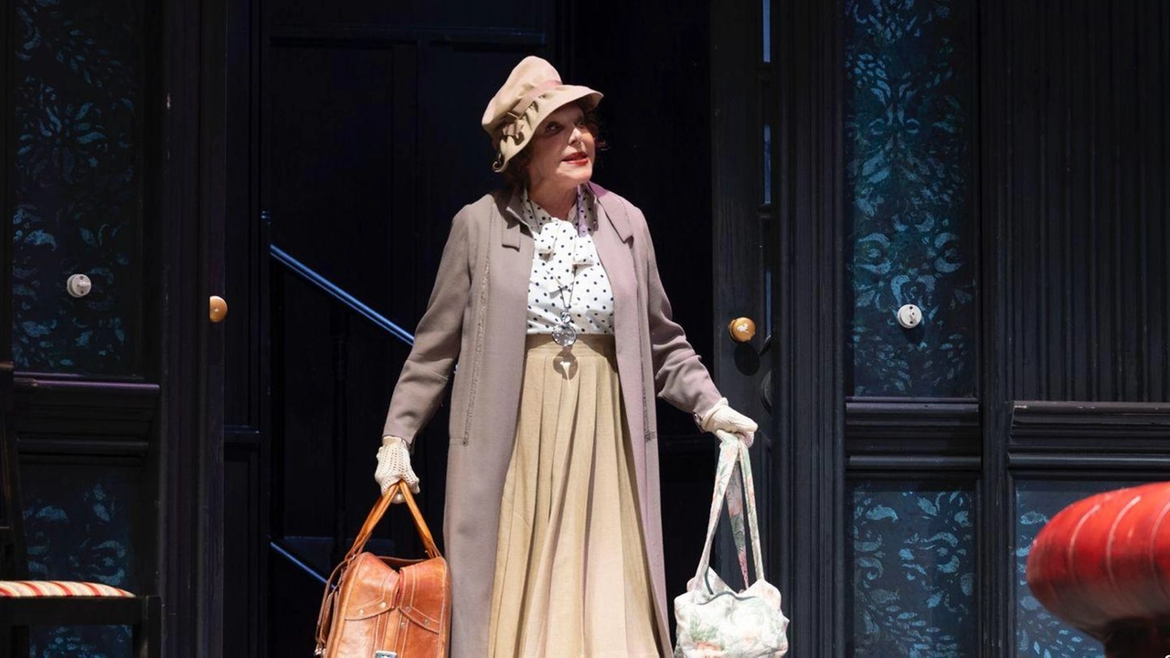 Al teatro Fraschini di Pavia sale sul palco Viviana Toniolo in Miss Marple
