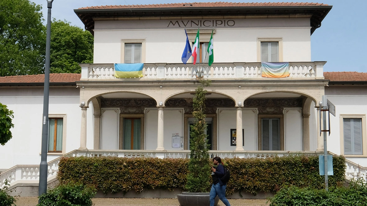 Il municipio di Usmate Velate Il municipio di Usmate Velate
