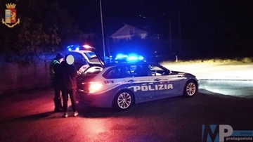 Crema, scivola nel canale Vacchelli: salvato da due poliziotti. “Devo a loro la vita”