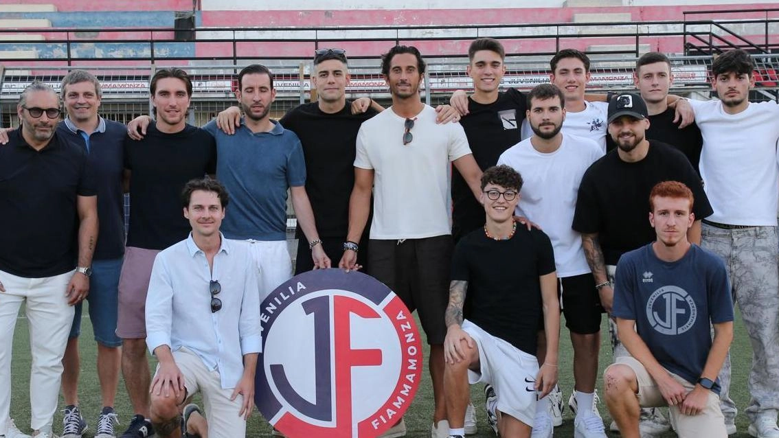 Calcio Seconda categoria, c’è da cancellare l’onta dell’ultima retrocessione. In panchina Riccando Frosio, il ds Davide Di Pierro ha mantenuto lo zoccolo duro.