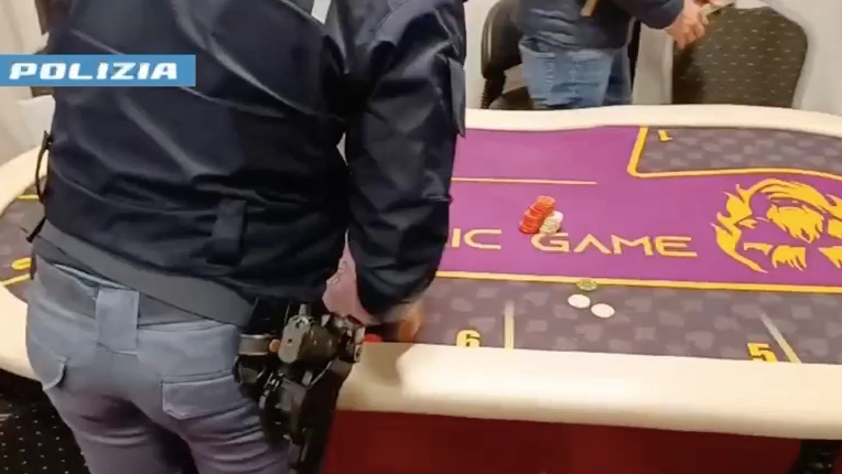La sala giochi abusiva La sala giochi abusiva