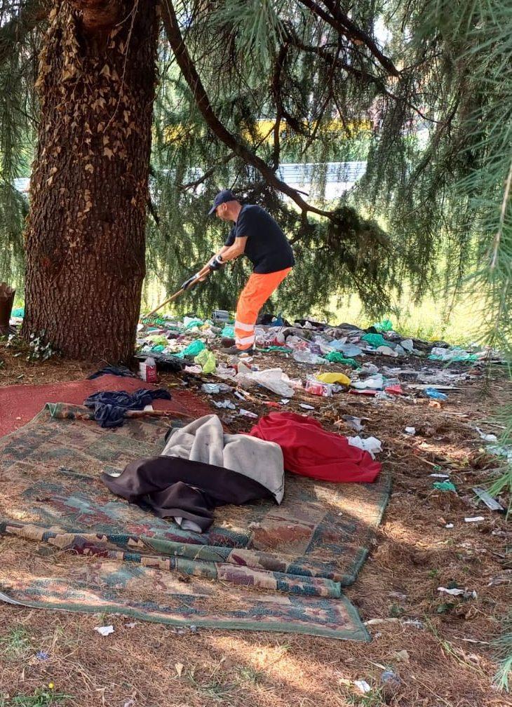 sesto giardini in balia dei vandali la polizia locale mette le telecamere
