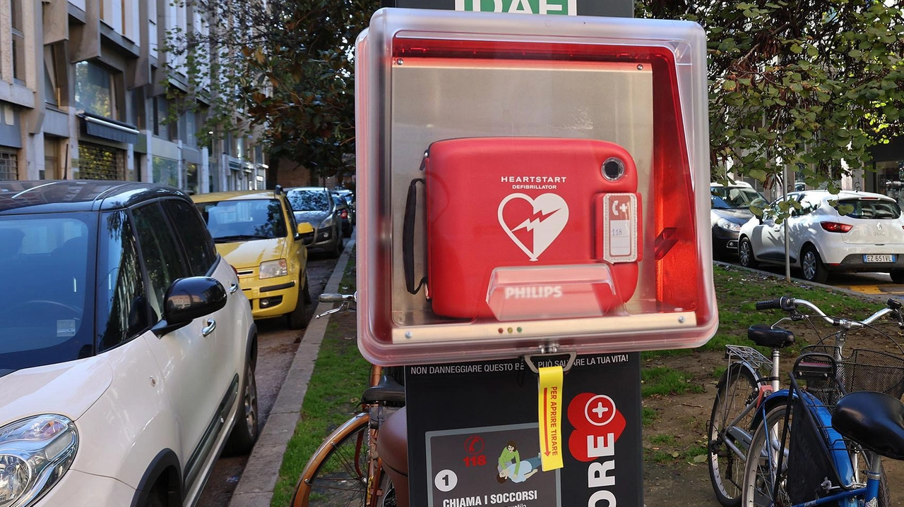 Il dono, importante e prezioso per salvare vite, è arrivato prima di Natale, si tratta di sette nuovi defibrillatori... Il dono, importante e prezioso per salvare vite, è arrivato prima di Natale, si tratta di sette nuovi defibrillatori...