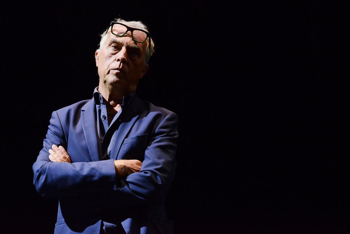 Manipolate le chat Whatsapp di Stefano Boeri? Indagato l’hacker Gaetano Pegoraro